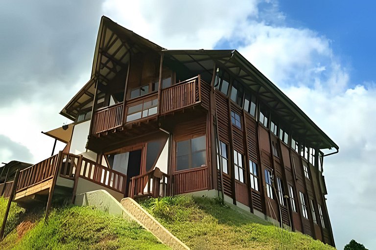 Cabin on the Shores of Lake Nature and Fun