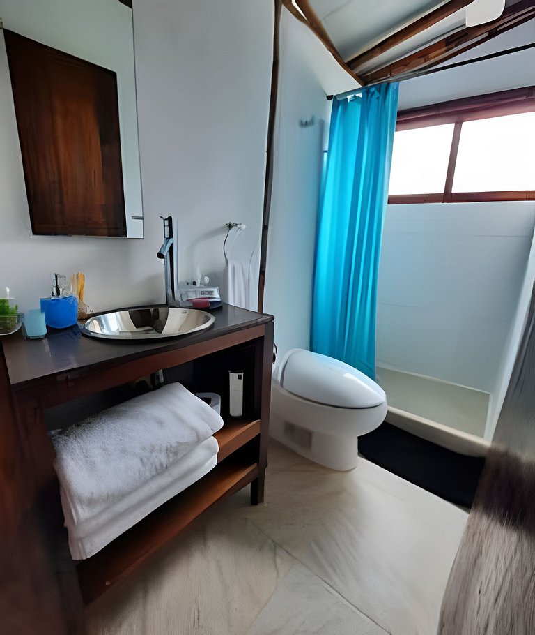 Cabaña junto al lago en un entorno natural ideal para disfru