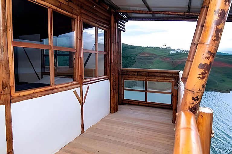 Cabaña junto al lago en un entorno natural ideal para disfru