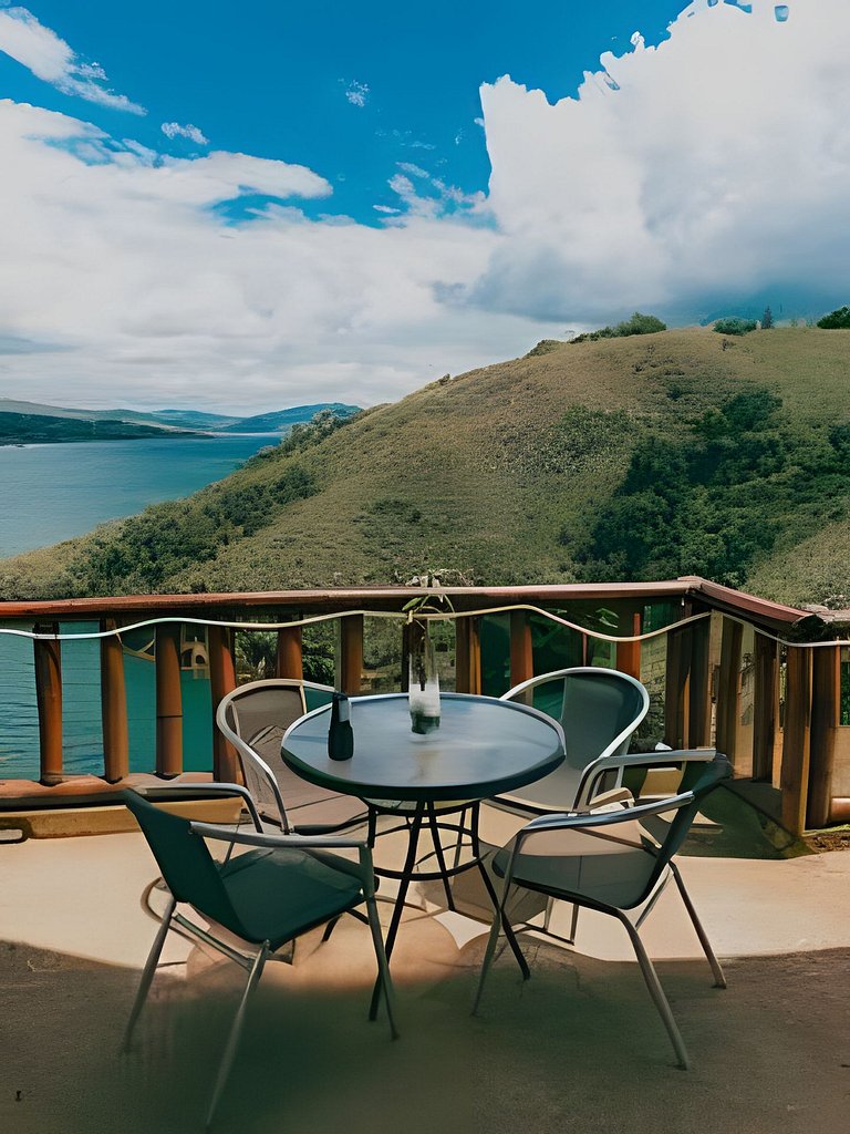 Cabin on the Shores of Lake Nature and Fun