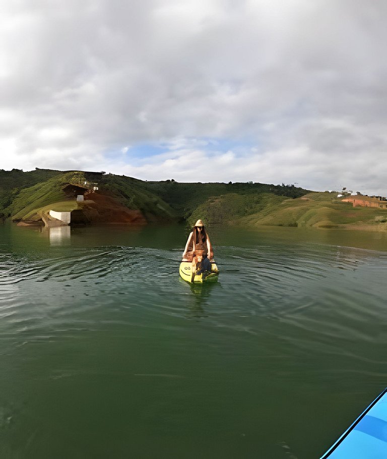 Cabaña junto al lago en un entorno natural ideal para disfru