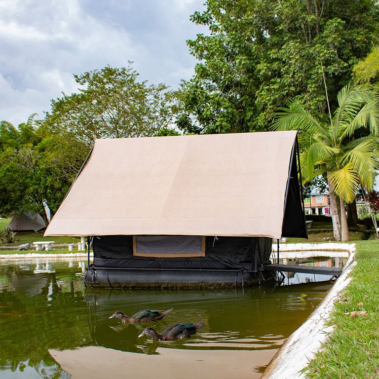 Aventura en Carpa Flotante en Mystic Natural.
