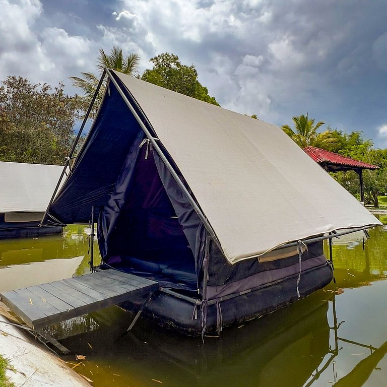 Aventura en Carpa Flotante en Mystic Natural.