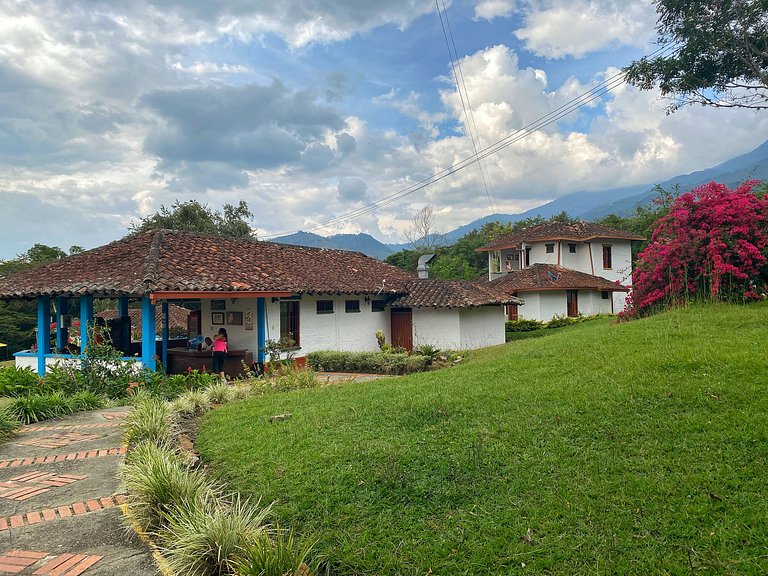 Comfort and Style in the Heart of the Valley