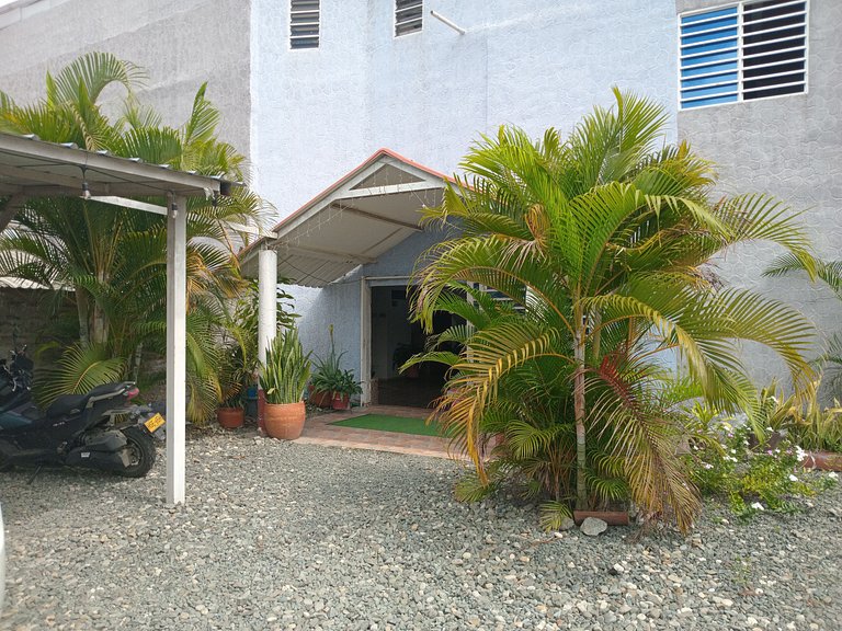 Cozy Room in the Heart of Santa Elena