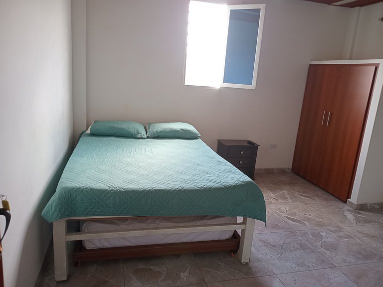 Acogedora habitación en el corazón de Santa Elena