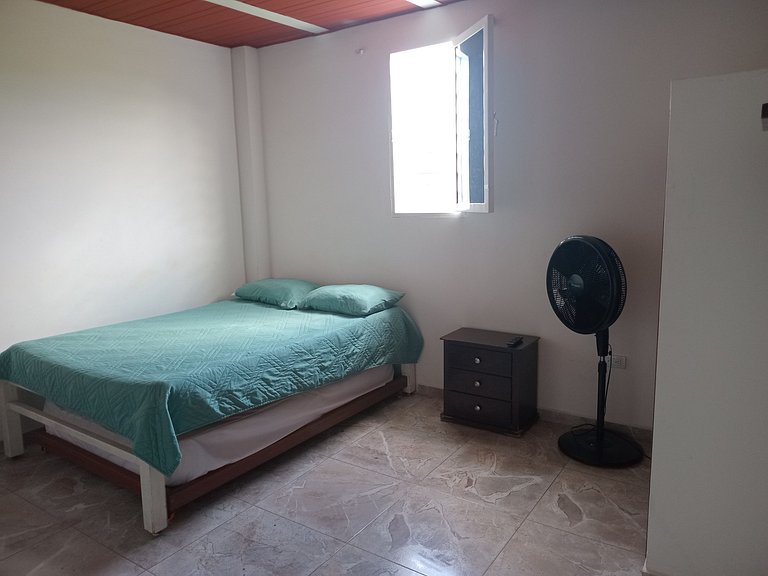 Acogedora habitación en el corazón de Santa Elena