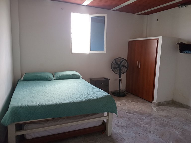 Acogedora habitación en el corazón de Santa Elena