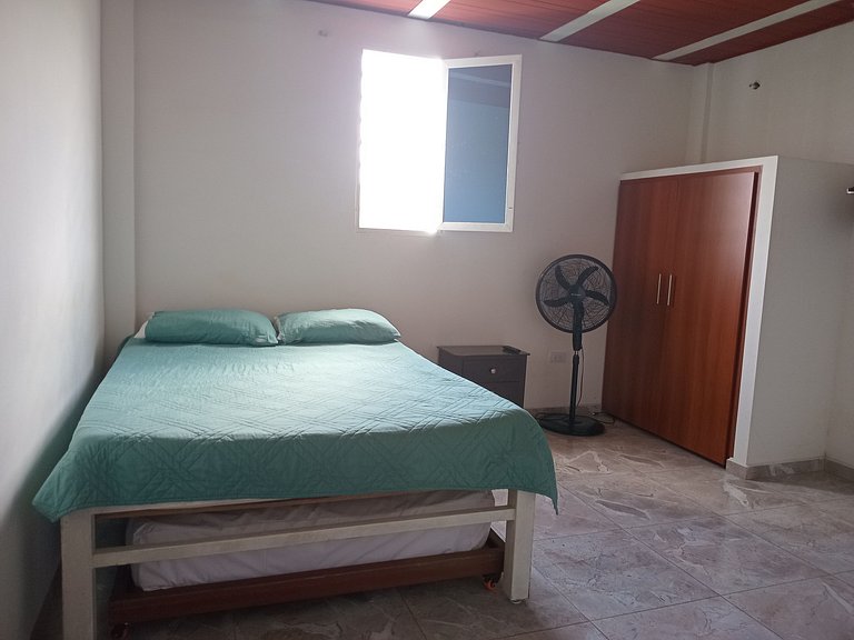 Acogedora habitación en el corazón de Santa Elena