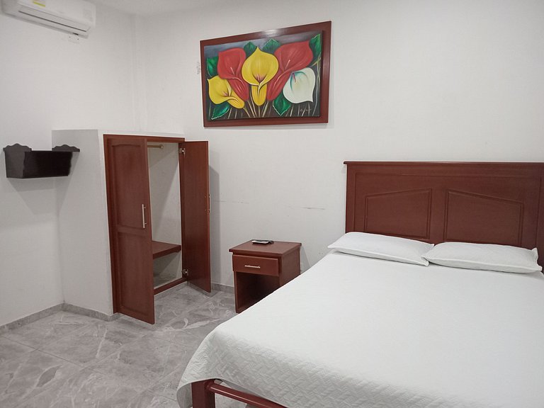 Acogedora habitación en el corazón de Santa Elena
