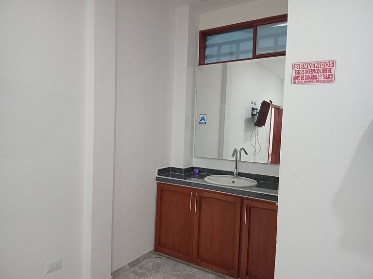 Cozy Room in the Heart of Santa Elena