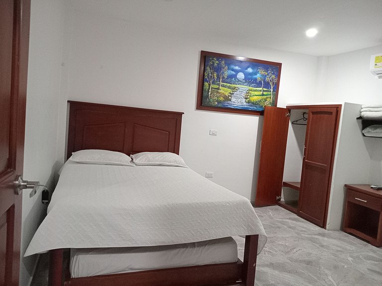 Acogedora habitación en el corazón de Santa Elena