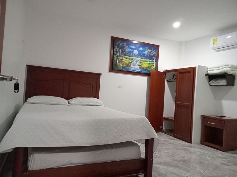 Acogedora habitación en el corazón de Santa Elena