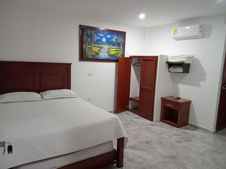 Acogedora habitación en el corazón de Santa Elena