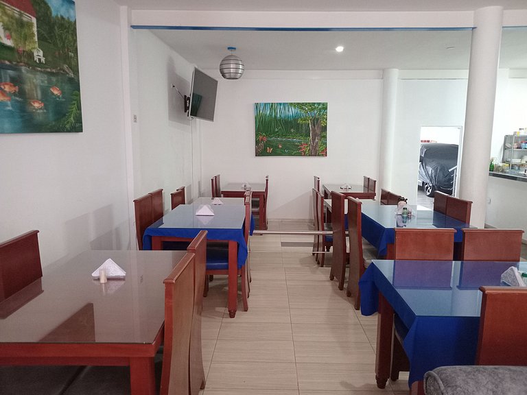 Cozy Room in the Heart of Santa Elena