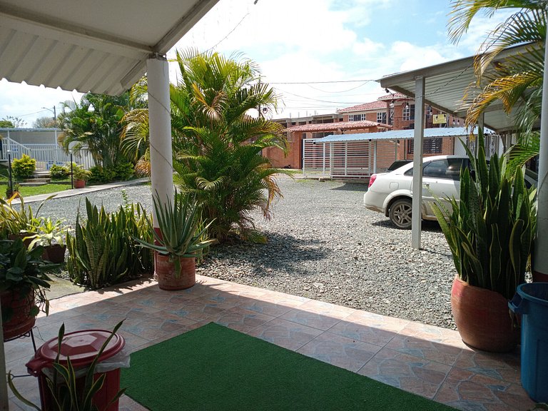 Cozy Room in the Heart of Santa Elena