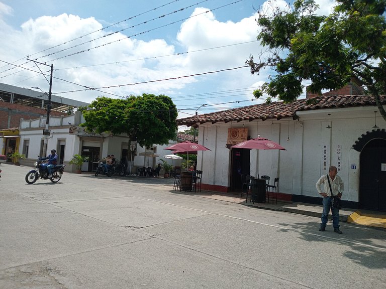 Cozy Room in the Heart of Santa Elena