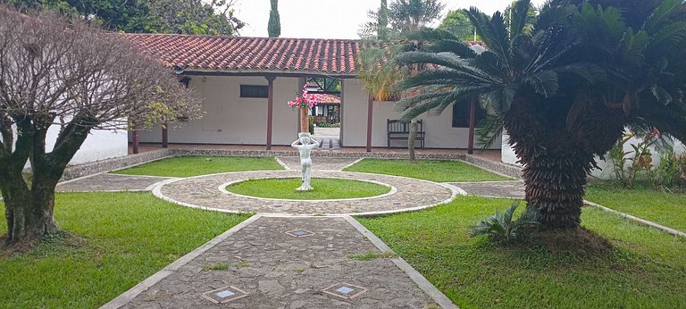 Suite Ejecutiva para cuatro personas