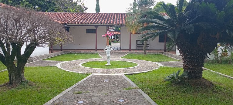 Suite Ejecutiva para cuatro personas